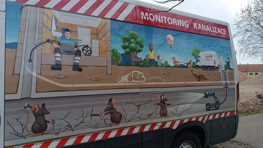 Foto realizace na dodávce.